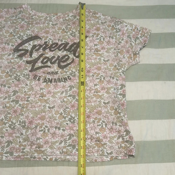 C&C California Spread Love and Be Amazing Floral Tee Size Small - Picture 6 of 8